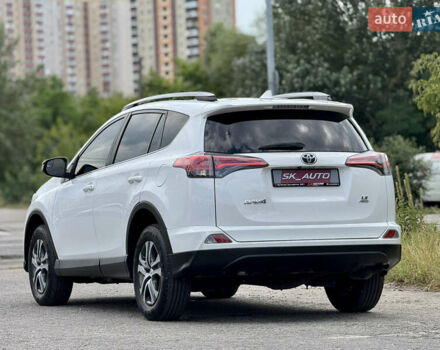 Тойота РАВ 4 2016 у Києві на Automoto.ua Білий Тойота РАВ 4, об'ємом двигуна 2.49 л та пробігом 173 тис. км за 17200 $, фото 83 на Automoto.ua