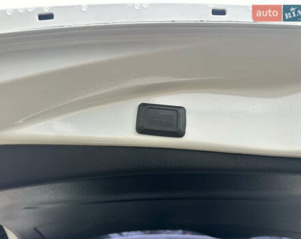 Белый Тойота РАВ 4, объемом двигателя 2.49 л и пробегом 72 тыс. км за 22900 $, фото 40 на Automoto.ua