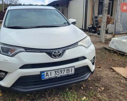 Белый Тойота РАВ 4, объемом двигателя 2 л и пробегом 250 тыс. км за 19500 $, фото 6 на Automoto.ua