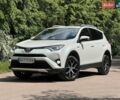 Белый Тойота РАВ 4, объемом двигателя 2.49 л и пробегом 150 тыс. км за 24500 $, фото 1 на Automoto.ua