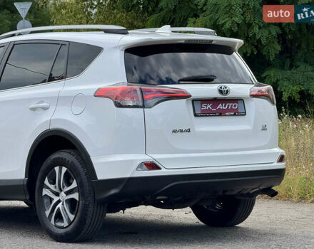 Тойота РАВ 4 2016 у Києві на Automoto.ua Білий Тойота РАВ 4, об'ємом двигуна 2.49 л та пробігом 173 тис. км за 17200 $, фото 10 на Automoto.ua