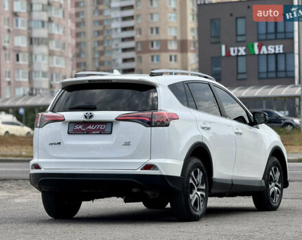 Тойота РАВ 4 2016 у Києві на Automoto.ua Білий Тойота РАВ 4, об'ємом двигуна 2.49 л та пробігом 173 тис. км за 17200 $, фото 90 на Automoto.ua