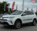 Белый Тойота РАВ 4, объемом двигателя 2.5 л и пробегом 180 тыс. км за 24499 $, фото 1 на Automoto.ua