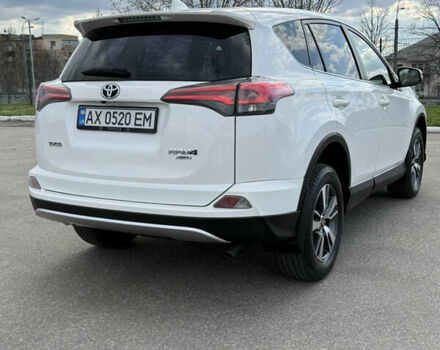 Тойота РАВ 4 2016 в Харькове на Automoto.ua Белый Тойота РАВ 4, объемом двигателя 2.23 л и пробегом 155 тыс. км за 21500 $, фото 19 на Automoto.ua