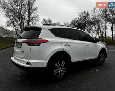 Білий Тойота РАВ 4, об'ємом двигуна 2.49 л та пробігом 173 тис. км за 16100 $, фото 8 на Automoto.ua