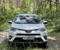 Белый Тойота РАВ 4, объемом двигателя 2 л и пробегом 125 тыс. км за 19700 $, фото 1 на Automoto.ua