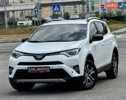 Тойота РАВ 4 2016 у Києві на Automoto.ua Білий Тойота РАВ 4, об'ємом двигуна 2.49 л та пробігом 173 тис. км за 17200 $, фото 60 на Automoto.ua
