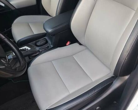 Тойота РАВ 4 2016 у Одесі на Automoto.ua Білий Тойота РАВ 4, об'ємом двигуна 2.49 л та пробігом 98 тис. км за 21900 $, фото 9 на Automoto.ua