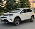 Белый Тойота РАВ 4, объемом двигателя 2.49 л и пробегом 185 тыс. км за 20500 $, фото 1 на Automoto.ua