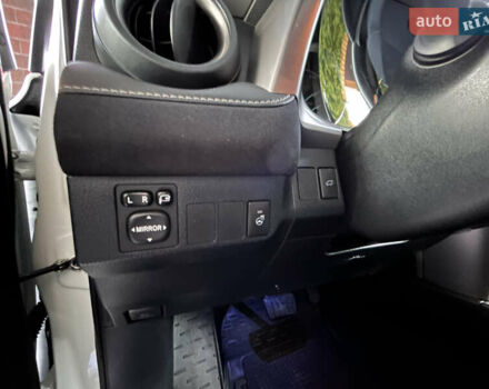 Білий Тойота РАВ 4, об'ємом двигуна 2.49 л та пробігом 146 тис. км за 24000 $, фото 11 на Automoto.ua