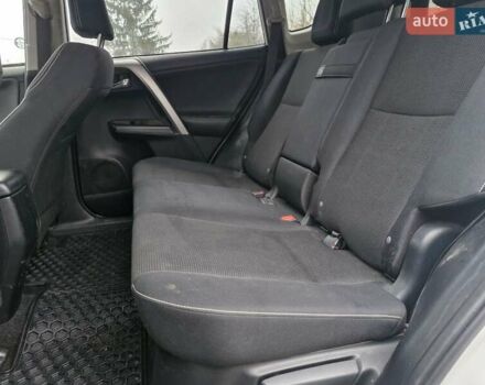 Білий Тойота РАВ 4, об'ємом двигуна 2.5 л та пробігом 126 тис. км за 15799 $, фото 16 на Automoto.ua