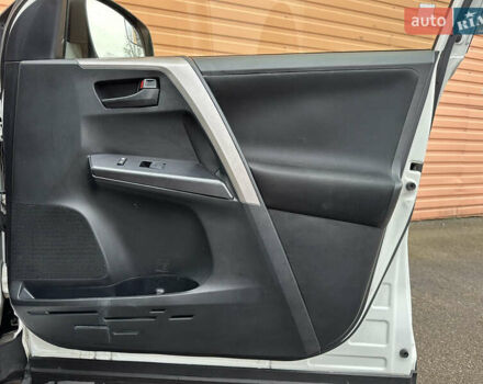 Белый Тойота РАВ 4, объемом двигателя 2.5 л и пробегом 183 тыс. км за 15490 $, фото 37 на Automoto.ua