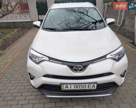 Белый Тойота РАВ 4, объемом двигателя 2.23 л и пробегом 63 тыс. км за 25200 $, фото 1 на Automoto.ua