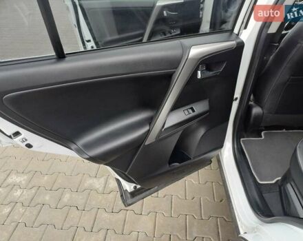 Тойота РАВ 4 2017 в Стрые на Automoto.ua Белый Тойота РАВ 4, объемом двигателя 2.49 л и пробегом 143 тыс. км за 23500 $, фото 19 на Automoto.ua