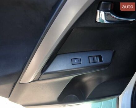 Тойота РАВ 4 2017 в Виннице на Automoto.ua Белый Тойота РАВ 4, объемом двигателя 2.49 л и пробегом 199 тыс. км за 22990 $, фото 18 на Automoto.ua