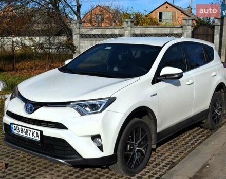 Тойота РАВ 4 2017 в Виннице на Automoto.ua Белый Тойота РАВ 4, объемом двигателя 2.49 л и пробегом 198 тыс. км за 22987 $, фото 10 на Automoto.ua