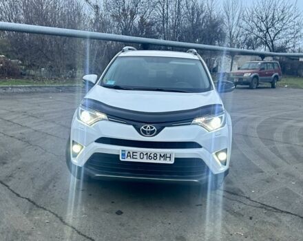 Белый Тойота РАВ 4, объемом двигателя 2 л и пробегом 180 тыс. км за 15200 $, фото 1 на Automoto.ua