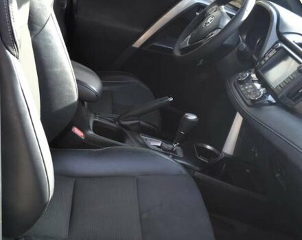 Тойота РАВ 4 2017 в Виннице на Automoto.ua Белый Тойота РАВ 4, объемом двигателя 2.49 л и пробегом 198 тыс. км за 22987 $, фото 25 на Automoto.ua