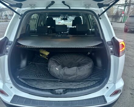 Белый Тойота РАВ 4, объемом двигателя 2 л и пробегом 180 тыс. км за 15200 $, фото 6 на Automoto.ua