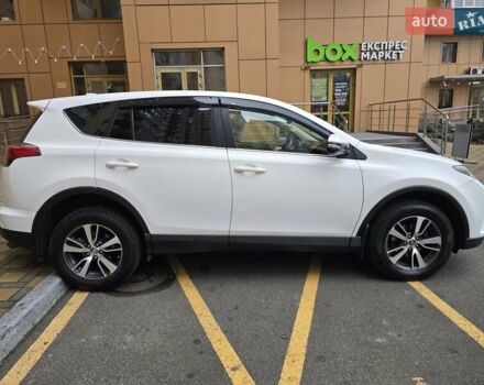 Білий Тойота РАВ 4, об'ємом двигуна 2.23 л та пробігом 220 тис. км за 20500 $, фото 3 на Automoto.ua