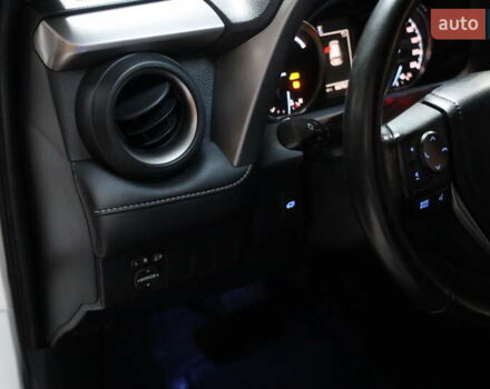 Білий Тойота РАВ 4, об'ємом двигуна 2.49 л та пробігом 72 тис. км за 24000 $, фото 14 на Automoto.ua