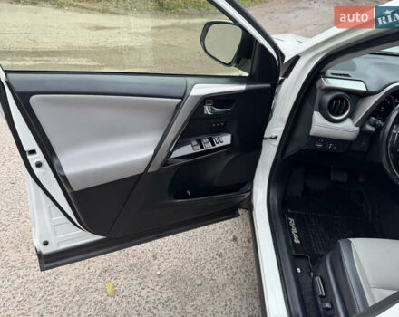 Білий Тойота РАВ 4, об'ємом двигуна 2.49 л та пробігом 96 тис. км за 22300 $, фото 21 на Automoto.ua