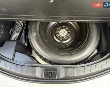 Білий Тойота РАВ 4, об'ємом двигуна 2.23 л та пробігом 192 тис. км за 20500 $, фото 80 на Automoto.ua