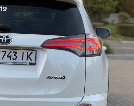 Белый Тойота РАВ 4, объемом двигателя 1.99 л и пробегом 111 тыс. км за 19999 $, фото 1 на Automoto.ua