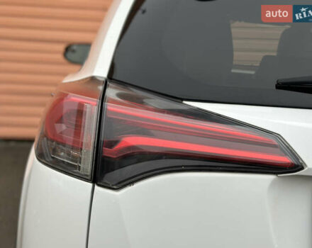 Белый Тойота РАВ 4, объемом двигателя 2.5 л и пробегом 183 тыс. км за 15490 $, фото 17 на Automoto.ua