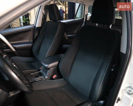 Білий Тойота РАВ 4, об'ємом двигуна 2.49 л та пробігом 72 тис. км за 24000 $, фото 25 на Automoto.ua