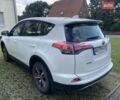 Белый Тойота РАВ 4, объемом двигателя 1.99 л и пробегом 143 тыс. км за 21000 $, фото 2 на Automoto.ua