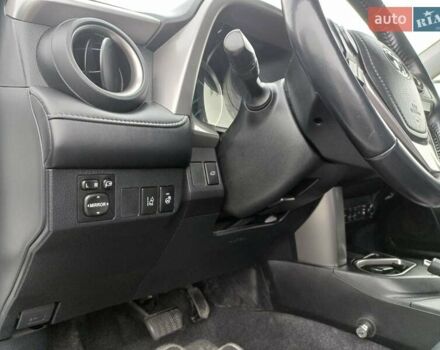 Тойота РАВ 4 2017 в Стрые на Automoto.ua Белый Тойота РАВ 4, объемом двигателя 2.49 л и пробегом 143 тыс. км за 23500 $, фото 16 на Automoto.ua