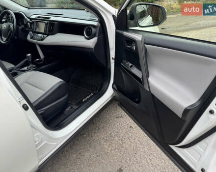 Білий Тойота РАВ 4, об'ємом двигуна 2.49 л та пробігом 96 тис. км за 22300 $, фото 27 на Automoto.ua