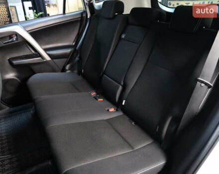 Білий Тойота РАВ 4, об'ємом двигуна 2.49 л та пробігом 72 тис. км за 24000 $, фото 27 на Automoto.ua