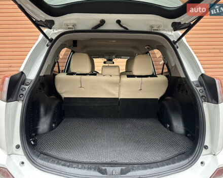 Белый Тойота РАВ 4, объемом двигателя 2.5 л и пробегом 183 тыс. км за 15490 $, фото 23 на Automoto.ua