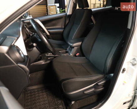 Білий Тойота РАВ 4, об'ємом двигуна 2.49 л та пробігом 72 тис. км за 24000 $, фото 17 на Automoto.ua