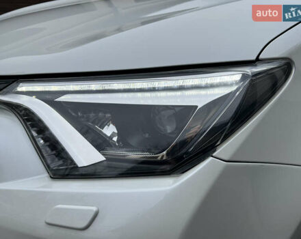 Белый Тойота РАВ 4, объемом двигателя 2.49 л и пробегом 199 тыс. км за 22999 $, фото 6 на Automoto.ua