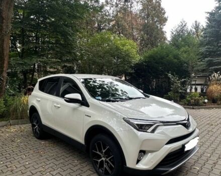 Тойота РАВ 4 2017 в Киеве на Automoto.ua Белый Тойота РАВ 4, объемом двигателя 2 л и пробегом 116 тыс. км за 8000 $, фото 2 на Automoto.ua
