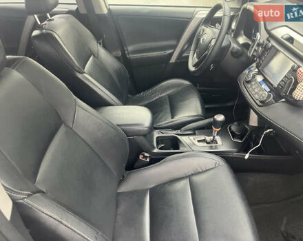 Тойота РАВ 4 2017 в Львове на Automoto.ua Белый Тойота РАВ 4, объемом двигателя 2.49 л и пробегом 187 тыс. км за 22990 $, фото 19 на Automoto.ua