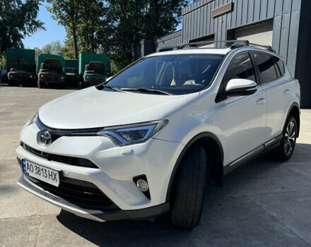 Белый Тойота РАВ 4, объемом двигателя 2.23 л и пробегом 136 тыс. км за 16800 $, фото 2 на Automoto.ua