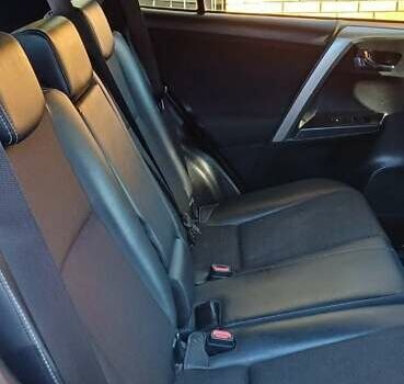 Тойота РАВ 4 2017 в Одессе на Automoto.ua Белый Тойота РАВ 4, объемом двигателя 2.23 л и пробегом 188 тыс. км за 21000 $, фото 6 на Automoto.ua