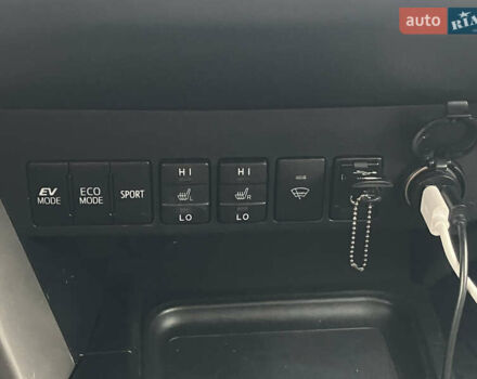 Тойота РАВ 4 2017 в Львове на Automoto.ua Белый Тойота РАВ 4, объемом двигателя 2.49 л и пробегом 187 тыс. км за 22990 $, фото 38 на Automoto.ua