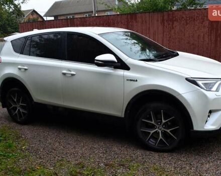 Тойота РАВ 4 2017 в Виннице на Automoto.ua Белый Тойота РАВ 4, объемом двигателя 2.49 л и пробегом 199 тыс. км за 22990 $, фото 3 на Automoto.ua