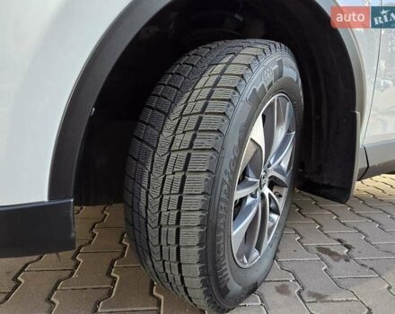 Тойота РАВ 4 2017 в Киеве на Automoto.ua Белый Тойота РАВ 4, объемом двигателя 2.49 л и пробегом 95 тыс. км за 21500 $, фото 19 на Automoto.ua