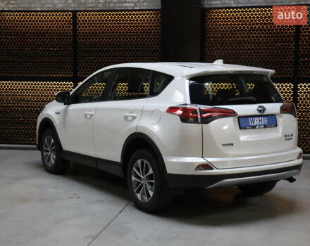 Білий Тойота РАВ 4, об'ємом двигуна 2.49 л та пробігом 72 тис. км за 24000 $, фото 3 на Automoto.ua