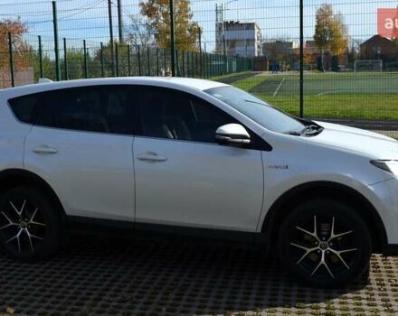 Тойота РАВ 4 2017 в Виннице на Automoto.ua Белый Тойота РАВ 4, объемом двигателя 2.49 л и пробегом 198 тыс. км за 22987 $, фото 17 на Automoto.ua