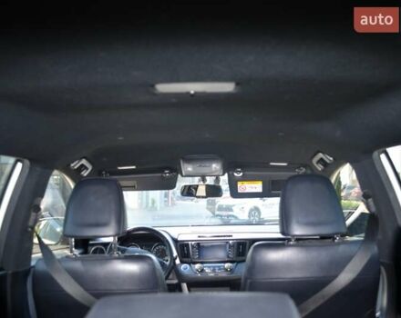 Тойота РАВ 4 2017 в Виннице на Automoto.ua Белый Тойота РАВ 4, объемом двигателя 2.49 л и пробегом 199 тыс. км за 22990 $, фото 15 на Automoto.ua