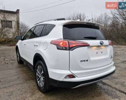 Білий Тойота РАВ 4, об'ємом двигуна 2.5 л та пробігом 126 тис. км за 15799 $, фото 2 на Automoto.ua