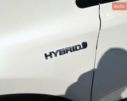 Тойота РАВ 4 2017 в Виннице на Automoto.ua Белый Тойота РАВ 4, объемом двигателя 2.49 л и пробегом 199 тыс. км за 22990 $, фото 12 на Automoto.ua