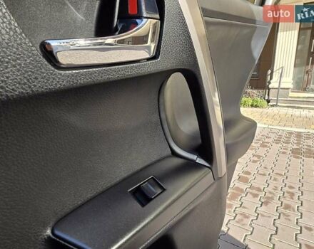 Тойота РАВ 4 2017 в Киеве на Automoto.ua Белый Тойота РАВ 4, объемом двигателя 2.49 л и пробегом 95 тыс. км за 21500 $, фото 28 на Automoto.ua